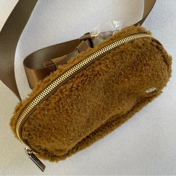 Lululemon Fleece Everywhere Belt Bag - Picture 8 of 9